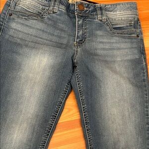 Democracy “Ab” Technology Size 8